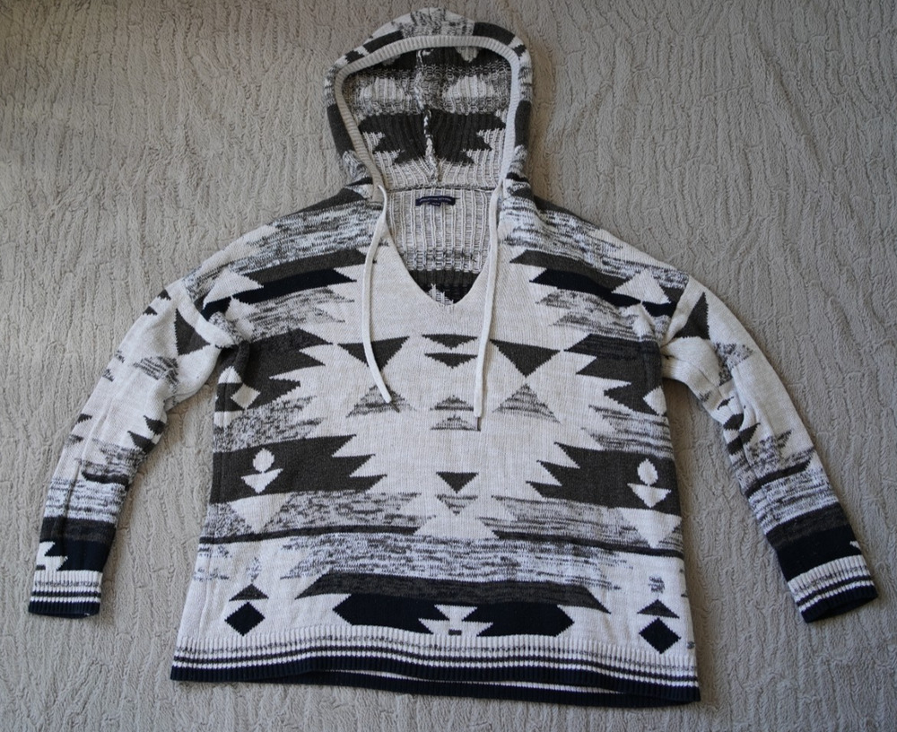 American Eagle Sweater Mens S Gray Southwest Aztec Knit V Neck Pullover Hoodie